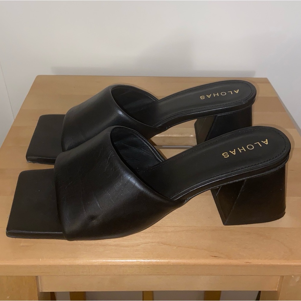 Alphas Leather Slingback